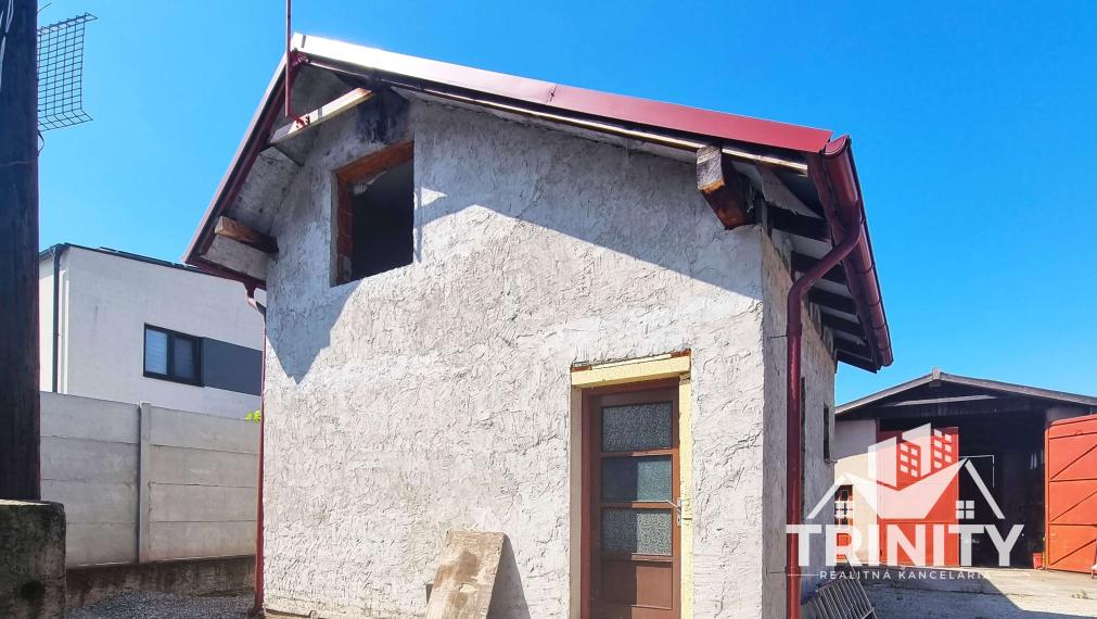 Predaj slnečného a priestranného 4-izbového rodinného domu v meste Kolárovo