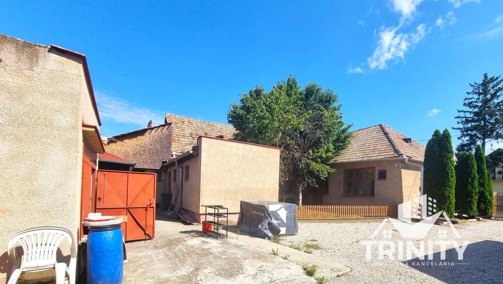 Predaj slnečného a priestranného 4-izbového rodinného domu v meste Kolárovo