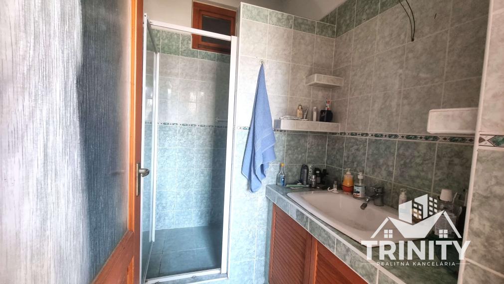 Predaj slnečného a priestranného 4-izbového rodinného domu v meste Kolárovo