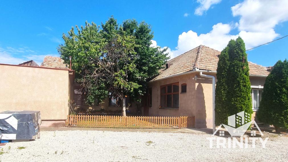 Predaj slnečného a priestranného 4-izbového rodinného domu v meste Kolárovo