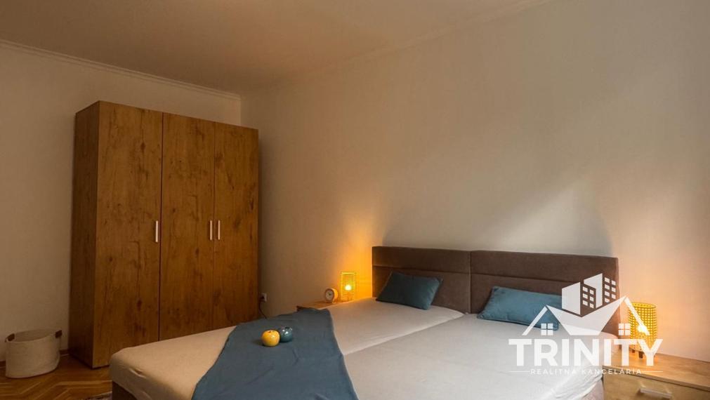 Na prenájom 1-izbový byt neďaleko stanice v Nových Zámkoch