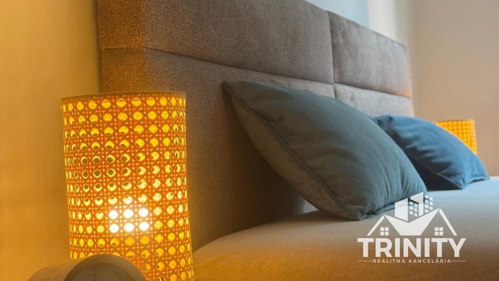 Na prenájom 1-izbový byt neďaleko stanice v Nových Zámkoch