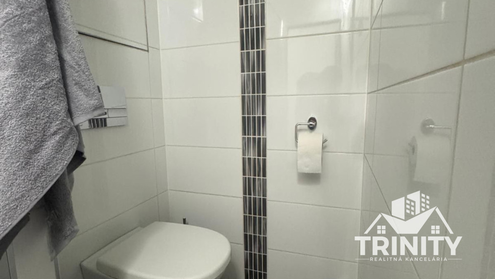 Na prenájom 1-izbový byt neďaleko stanice v Nových Zámkoch