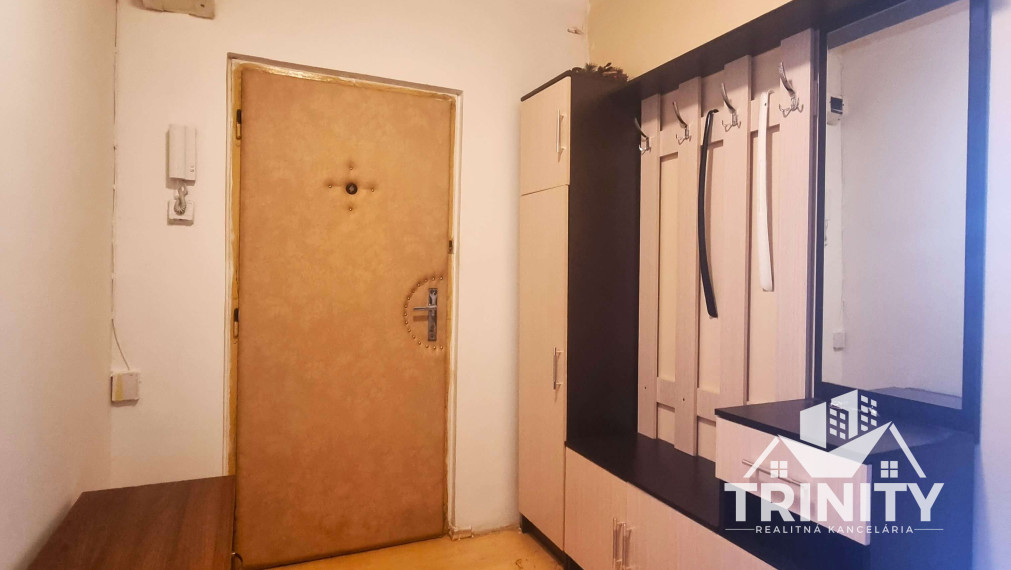 Na prenájom čiastočne zariadený 2-izbový byt v meste Nové Zámky