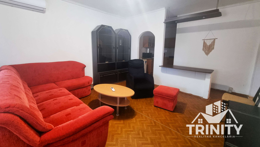 Na prenájom čiastočne zariadený 2-izbový byt v meste Nové Zámky