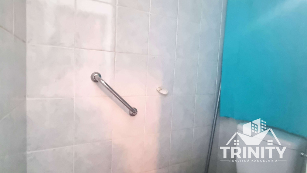 Na prenájom čiastočne zariadený 2-izbový byt v meste Nové Zámky