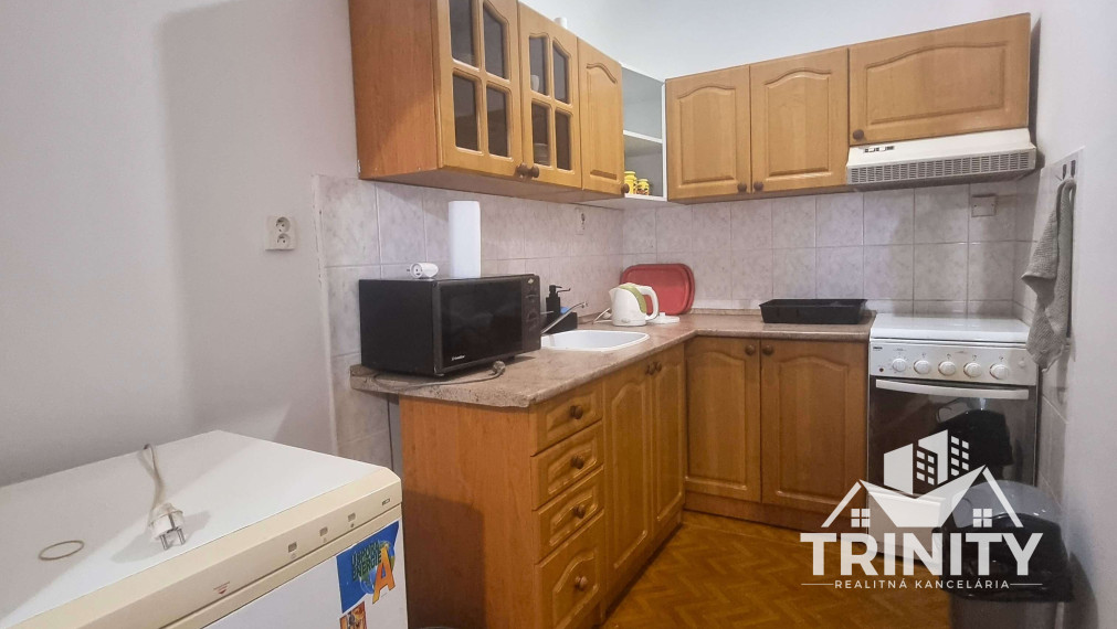 Na prenájom čiastočne zariadený 2-izbový byt v meste Nové Zámky