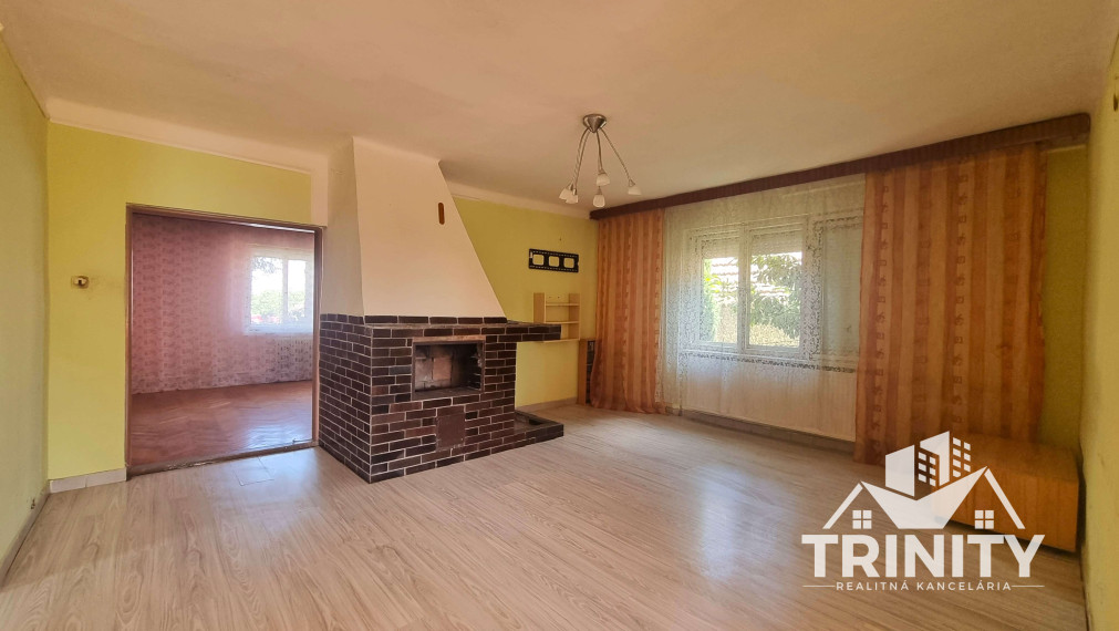 Na predaj 7-izbový rodinný dom s garážou v obci Bánov