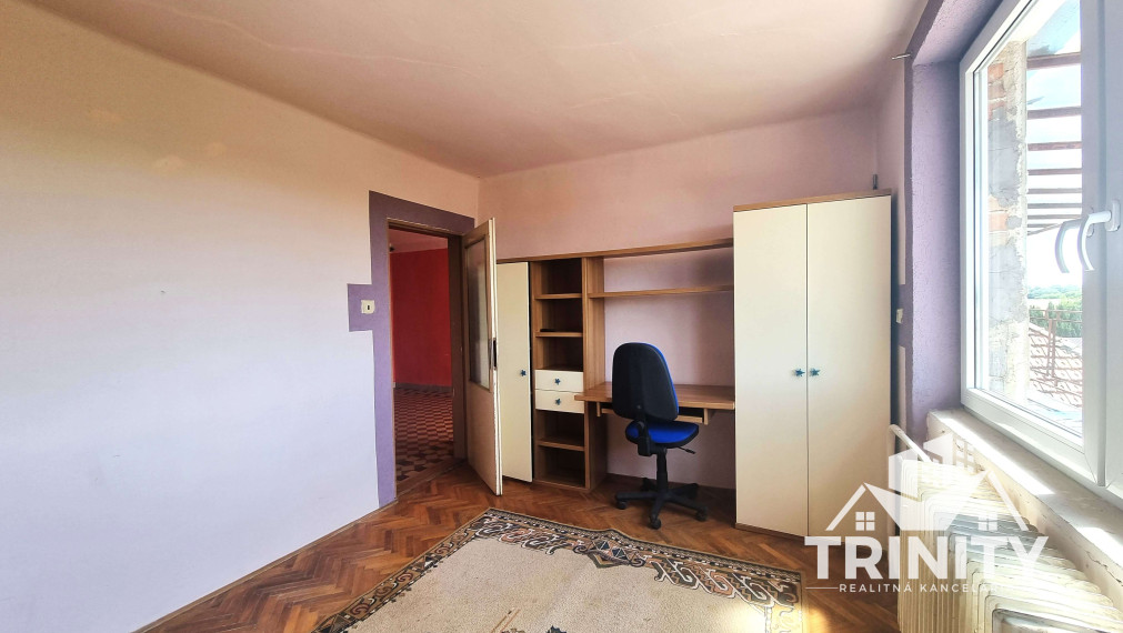 Na predaj 7-izbový rodinný dom s garážou v obci Bánov