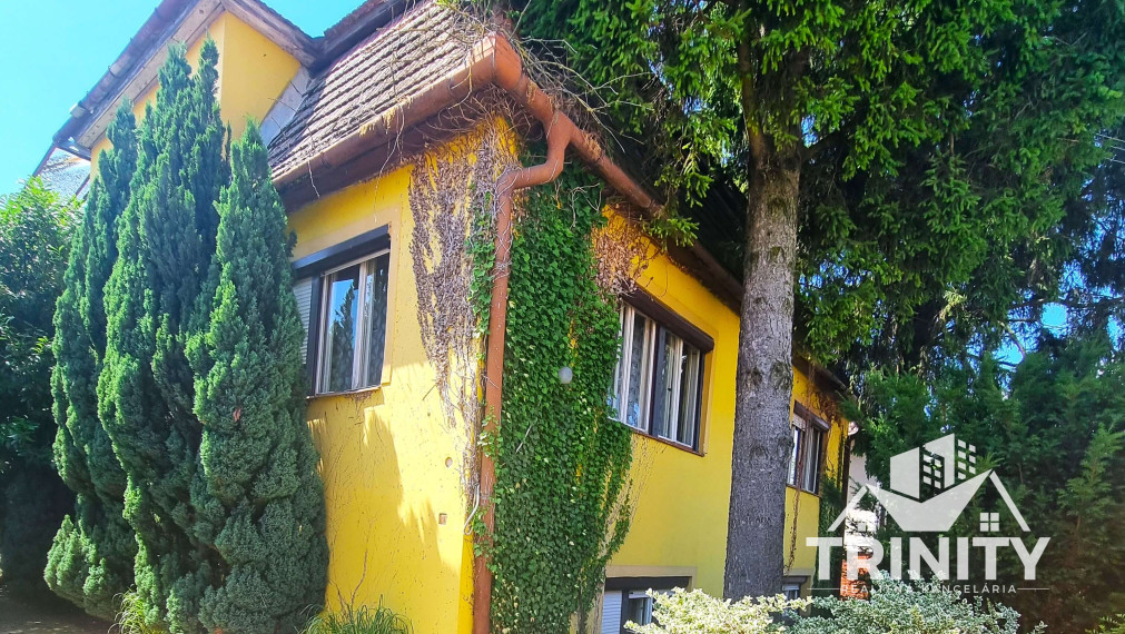 Na predaj 7-izbový rodinný dom s garážou v obci Bánov