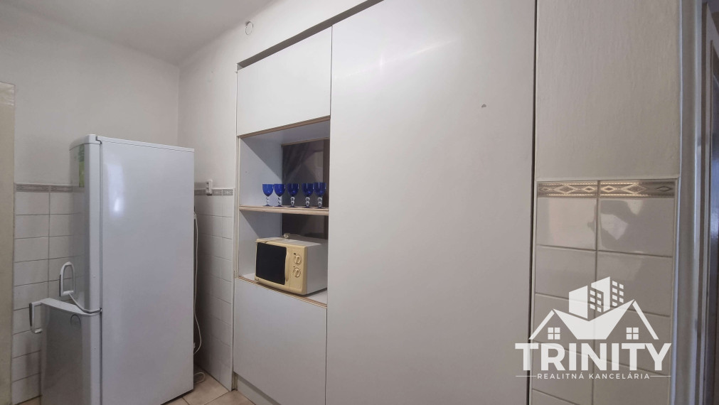 Na predaj 3-izbový podkrovný rodinný dom s garážou v meste Nové Zámky