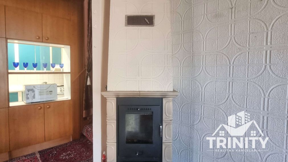 Na predaj 3-izbový podkrovný rodinný dom s garážou v meste Nové Zámky