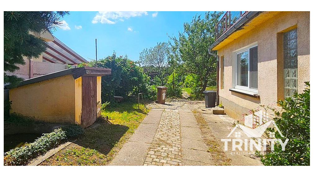 Na predaj 3-izbový podkrovný rodinný dom s garážou v meste Nové Zámky