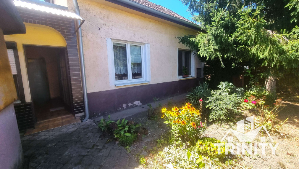 Na predaj 3-izbový podkrovný rodinný dom s garážou v meste Nové Zámky