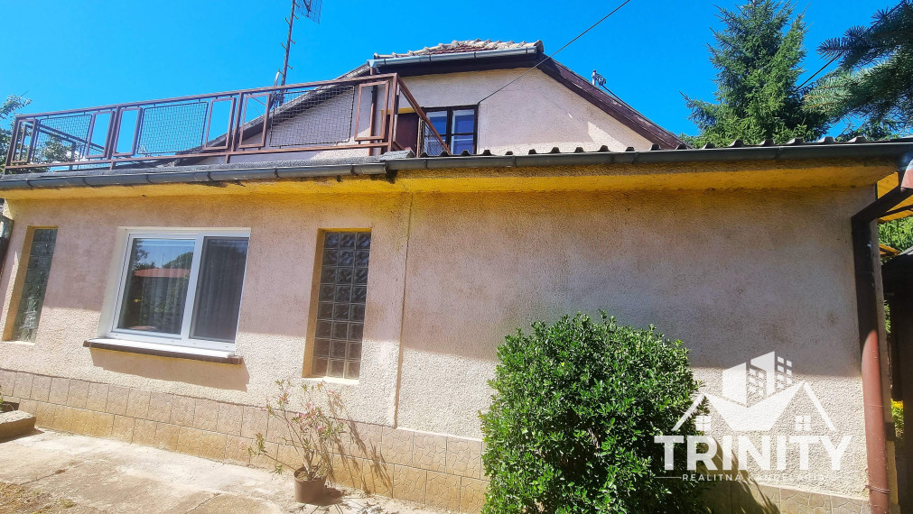 Na predaj 3-izbový podkrovný rodinný dom s garážou v meste Nové Zámky