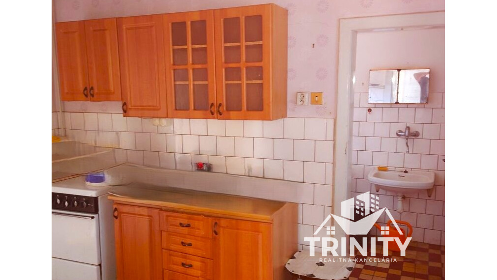 Na predaj 3 -izbový rodinný dom v obci Imeľ