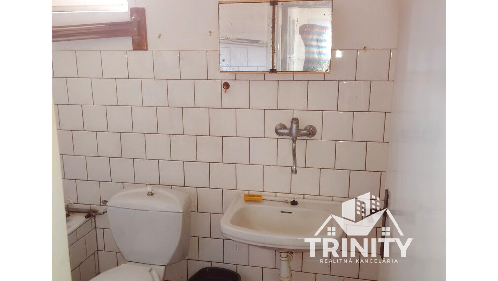 Na predaj 3 -izbový rodinný dom v obci Imeľ