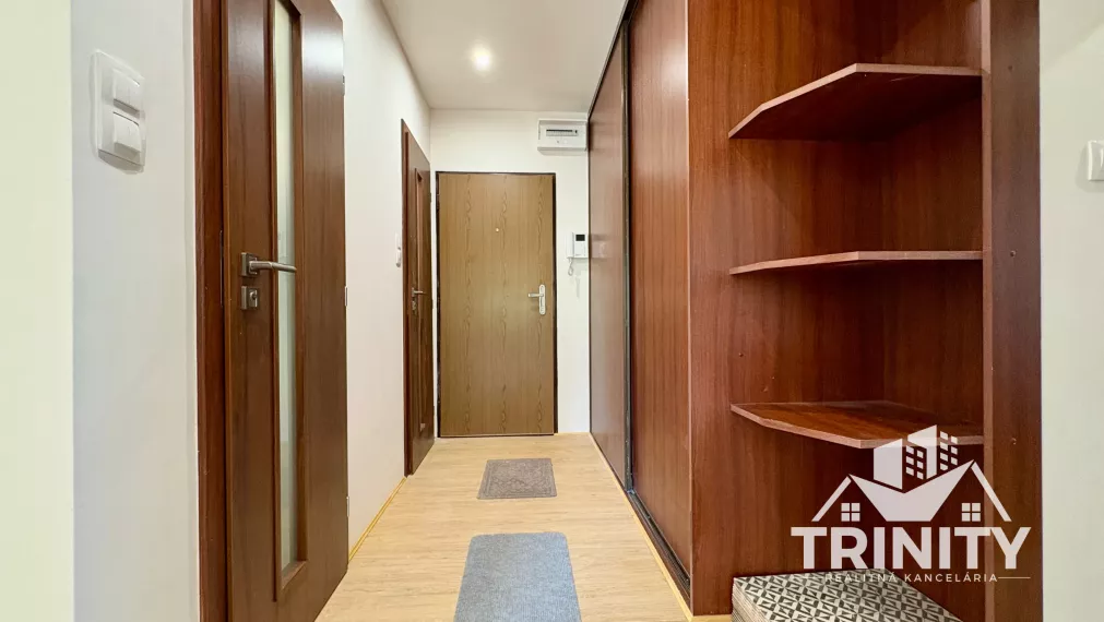 Na predaj 4-izbový byt s dvomi balkónmi v Nových Zámkoch