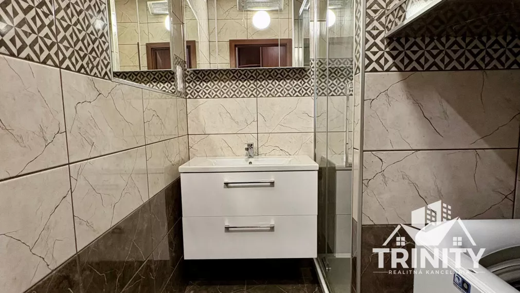 Na predaj 4-izbový byt s dvomi balkónmi v Nových Zámkoch