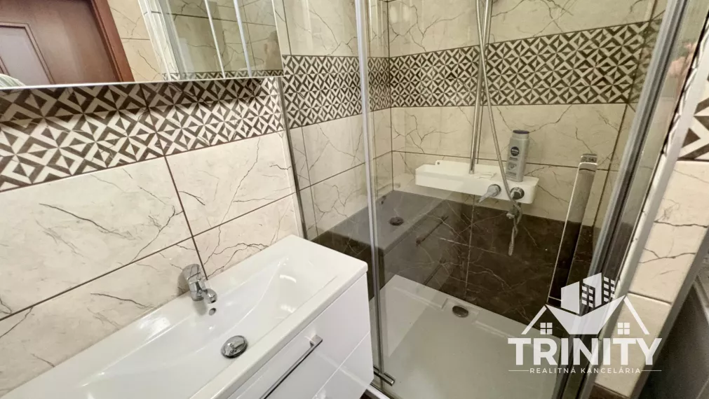 Na predaj 4-izbový byt s dvomi balkónmi v Nových Zámkoch