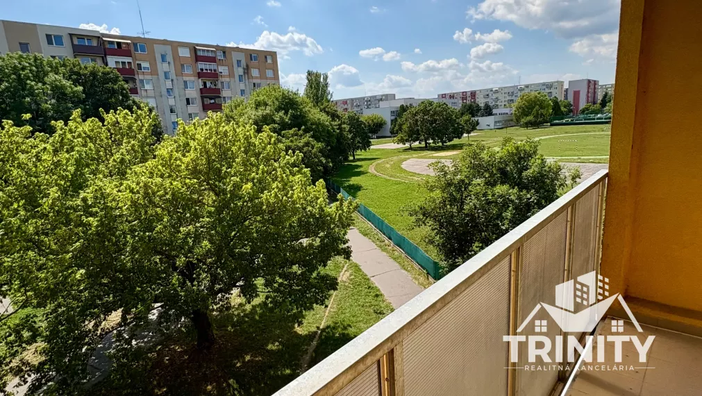 Na predaj 4-izbový byt s dvomi balkónmi v Nových Zámkoch