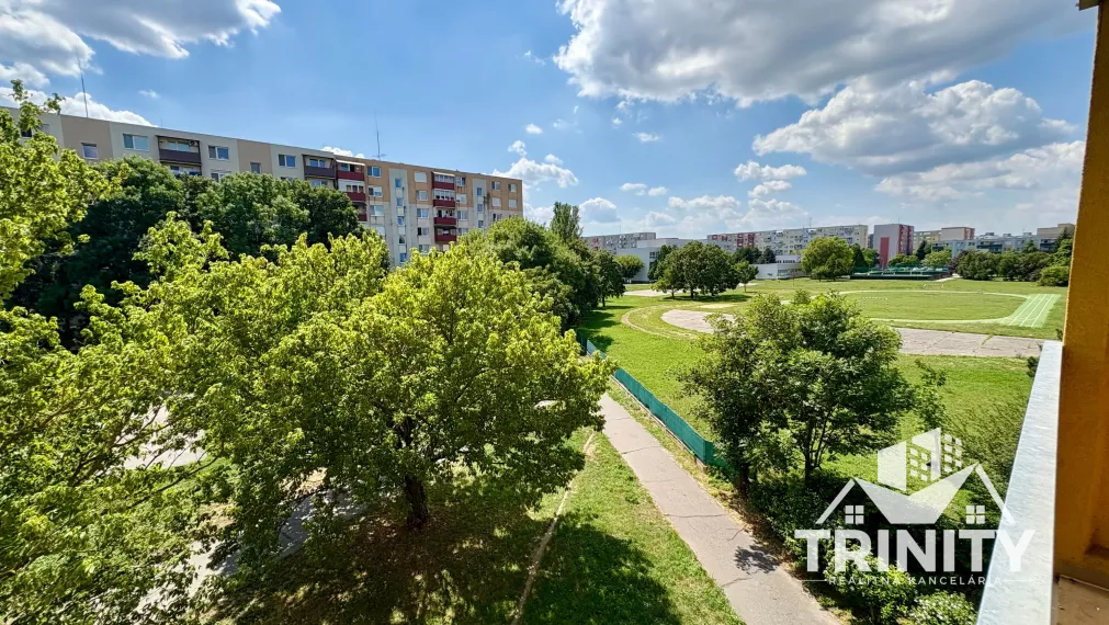 Na predaj 4-izbový byt s dvomi balkónmi v Nových Zámkoch