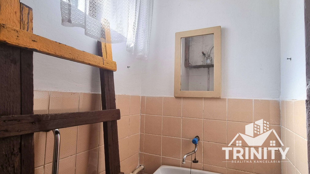 Na predaj 4-izbový rodinný dom s garážou v obci Gbelce