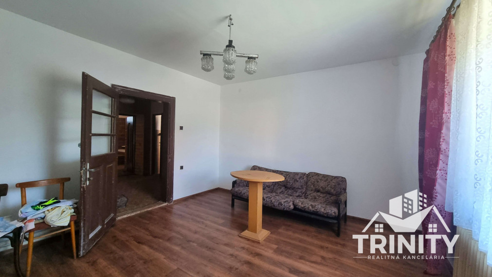 Na predaj 4-izbový rodinný dom s garážou v obci Gbelce