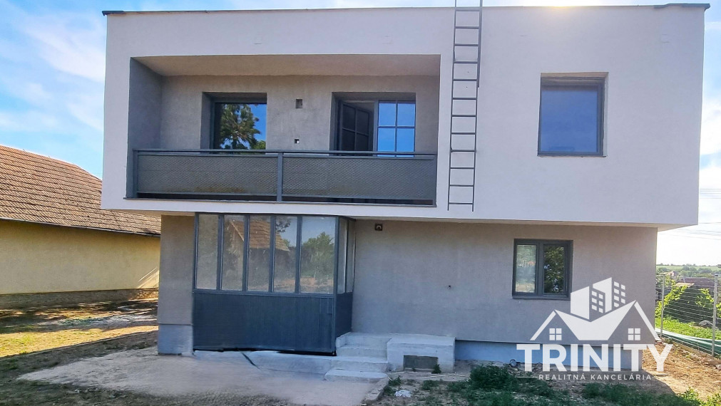 Na predaj dvojgeneračný rodinný dom v obci Jasová