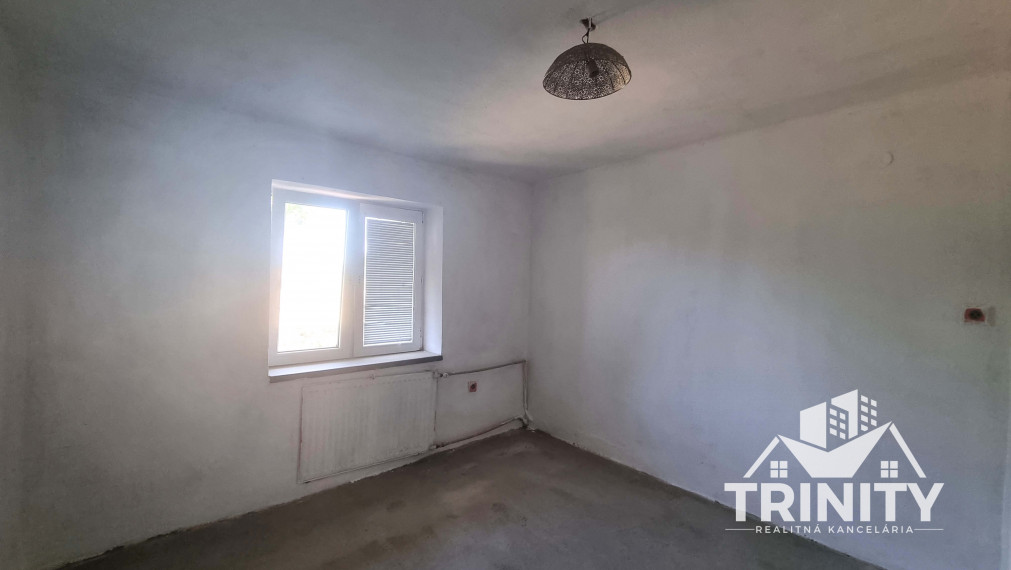 Na predaj dvojgeneračný rodinný dom v obci Jasová