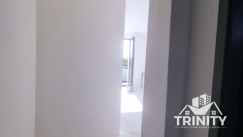 Na predaj dvojgeneračný rodinný dom v obci Jasová