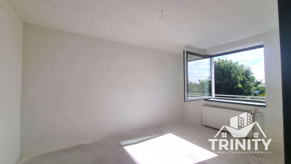 Na predaj dvojgeneračný rodinný dom v obci Jasová