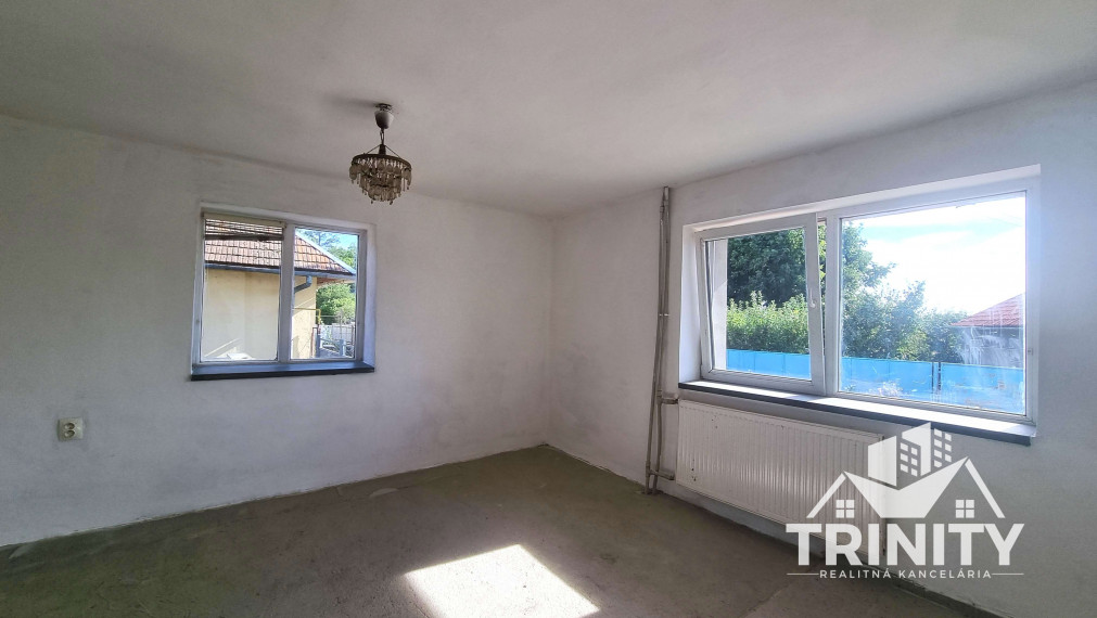 Na predaj dvojgeneračný rodinný dom v obci Jasová