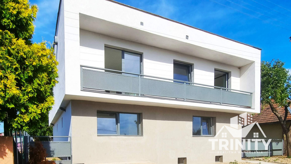 Na predaj dvojgeneračný rodinný dom v obci Jasová