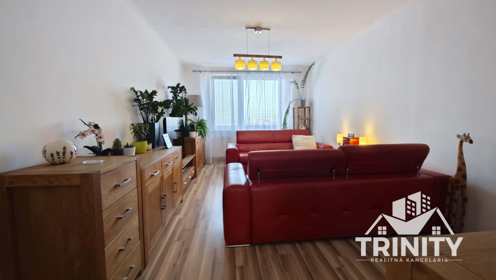 EXKLUZÍVNE - Na predaj 3-izbový byt s loggiou v Nových Zámkoch