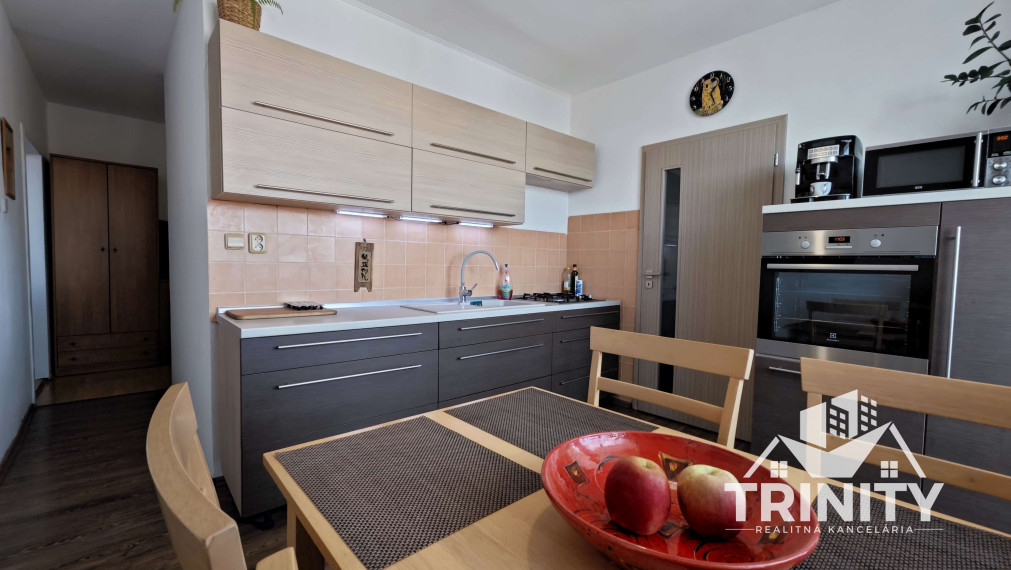 EXKLUZÍVNE - Na predaj 3-izbový byt s loggiou v Nových Zámkoch