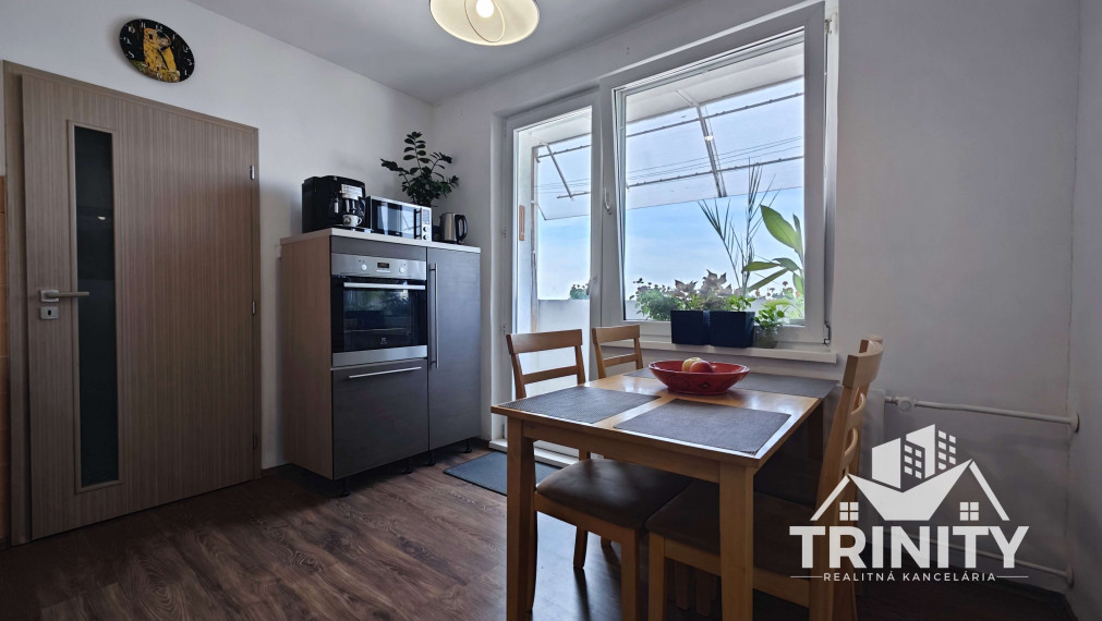 EXKLUZÍVNE - Na predaj 3-izbový byt s loggiou v Nových Zámkoch