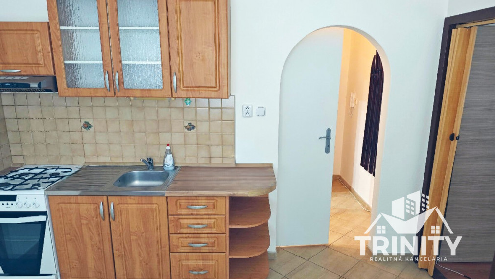 Na prenájom 1-izbový byt v meste Šurany