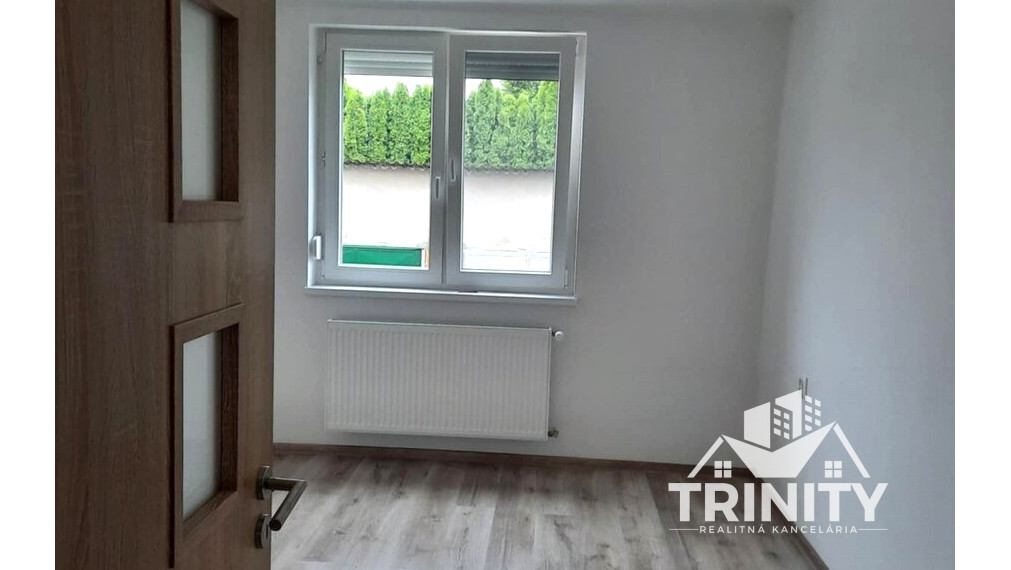 Na predaj 3-izbový byt s balkónom  v meste Hurbanovo