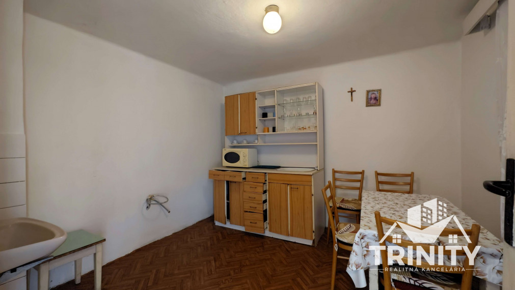 Na predaj vidiecky rodinný dom v obci Trávnica