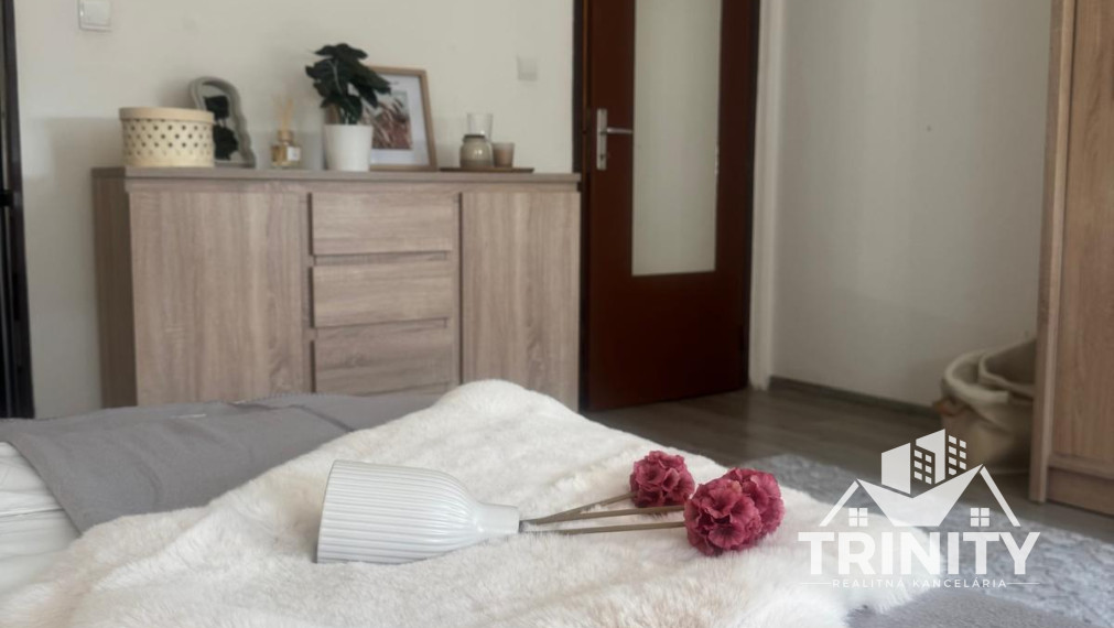 Na prenájom 1-izbový byt na sídlisku JUH v Nových Zámkoch