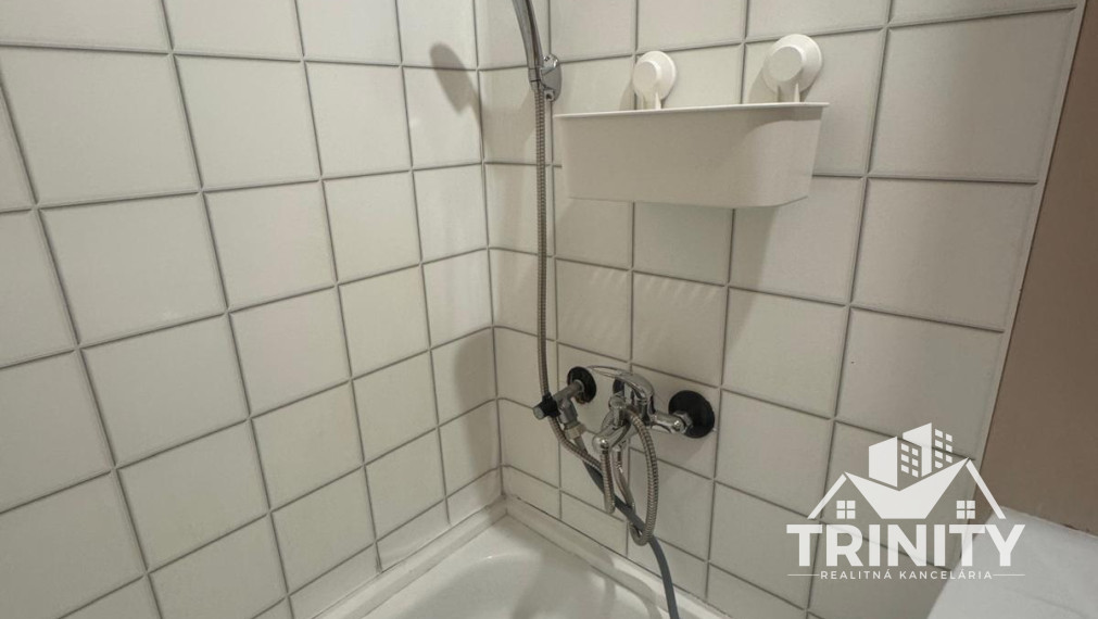 Na prenájom 1-izbový byt na sídlisku JUH v Nových Zámkoch