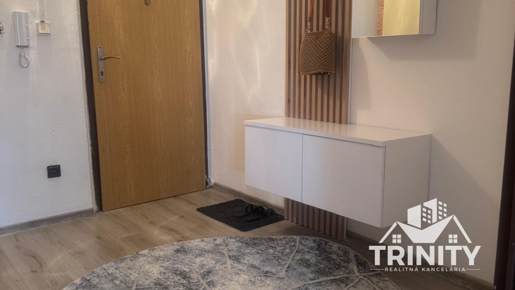 Na prenájom 1-izbový byt na sídlisku JUH v Nových Zámkoch