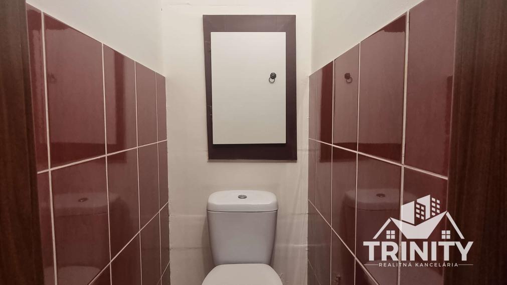 Na prenájom veľký 3-izbový byt s dvoma balkónmi v meste Nové Zámky