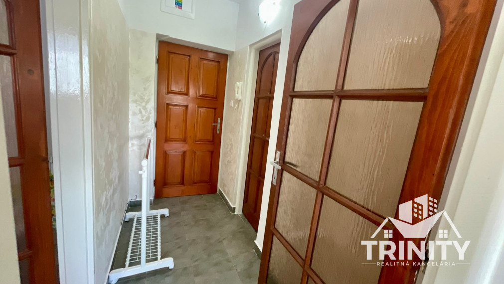 Na prenájom 1-izbový byt s balkónom v Nových Zámkoch