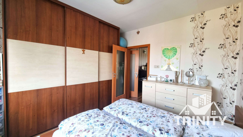 Na prenájom kompletne zariadený 3-izbový byt s balkónom v meste Nové Zámky