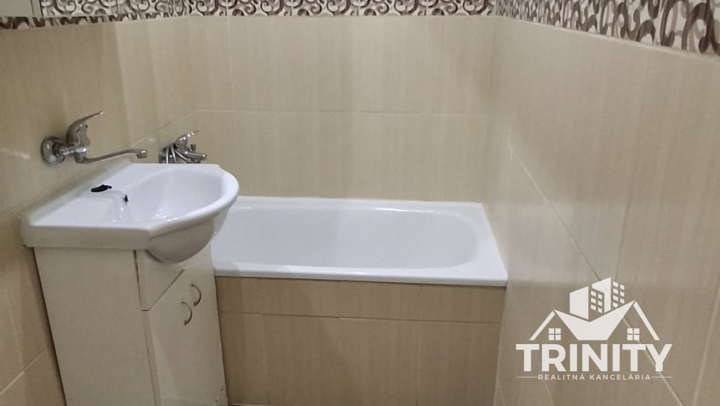 Na prenájom 1-izbový byt s loggiou v Nových Zámkoch