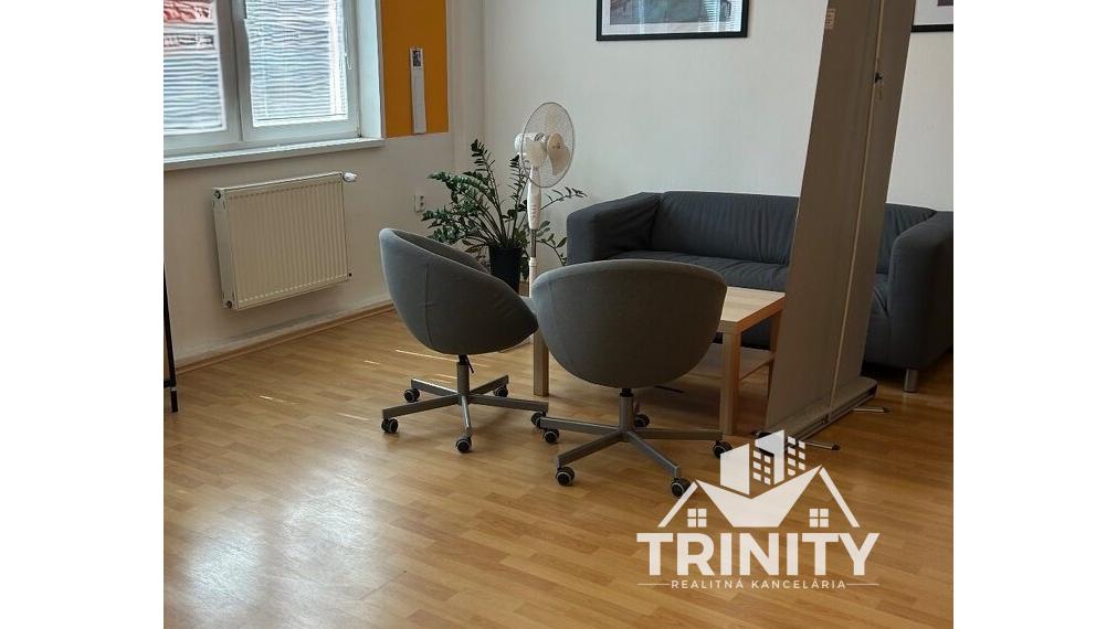 Na prenájom kancelársky priestor v meste Nové Zámky