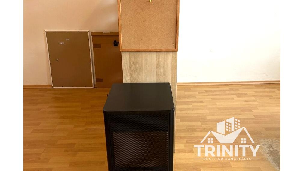 Na prenájom kancelársky priestor v meste Nové Zámky