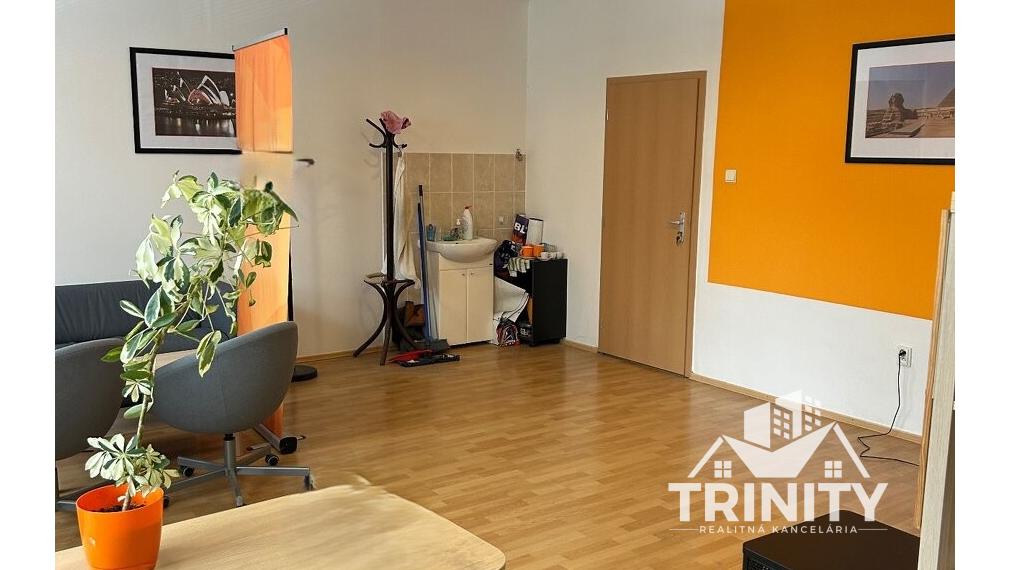 Na prenájom kancelársky priestor v meste Nové Zámky